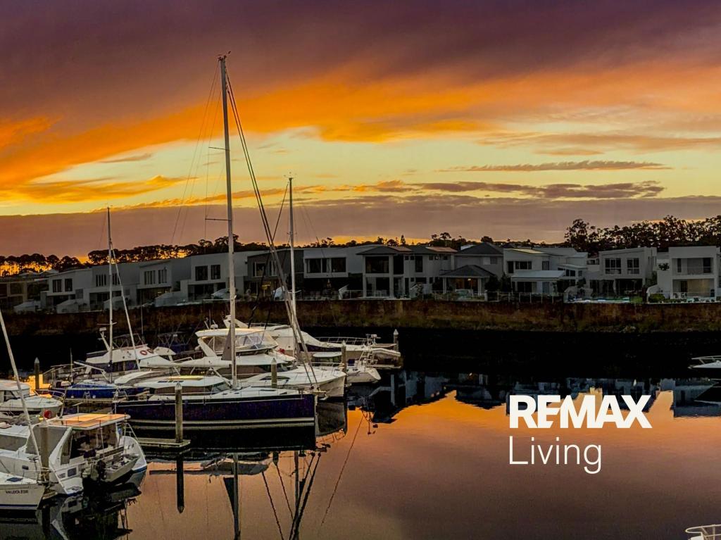 67 John Lund Dr, Hope Island, QLD 4212