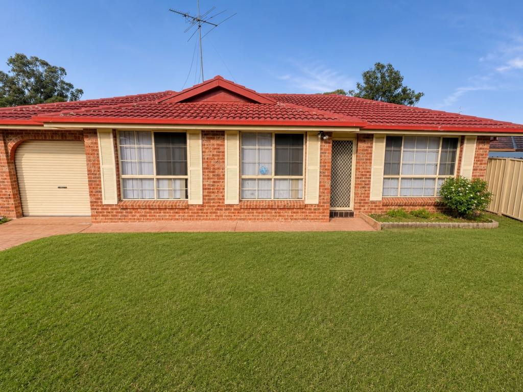 19 Glenella Way, Minto, NSW 2566
