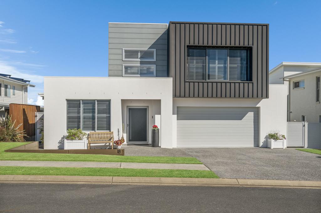 18 Waterside Way, Lake Cathie, NSW 2445