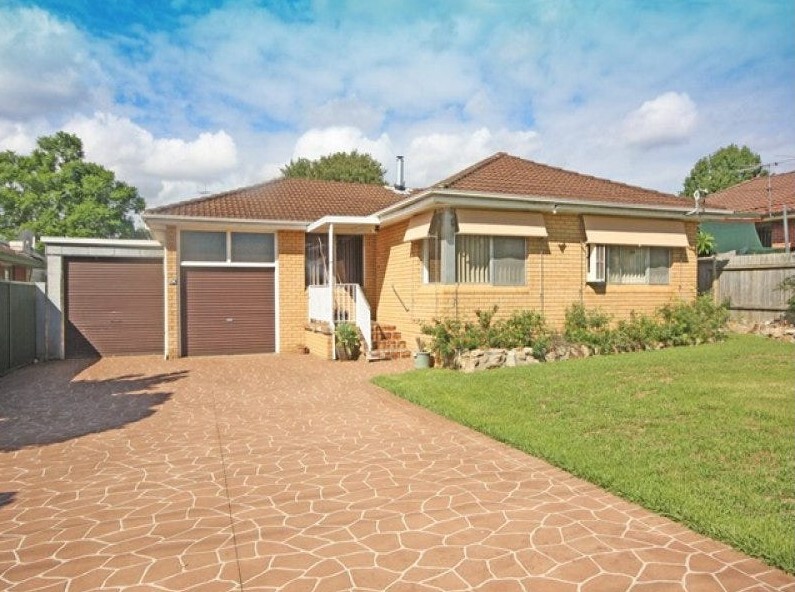 10 Teralba Rd, Leumeah, NSW 2560