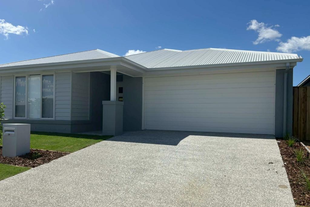 34 TABLELANDS CRES, BANYA, QLD 4551