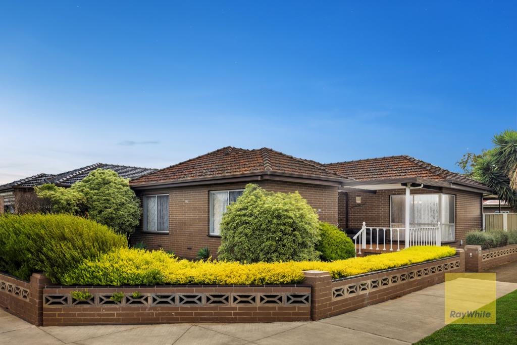 232 FURLONG RD, ST ALBANS, VIC 3021