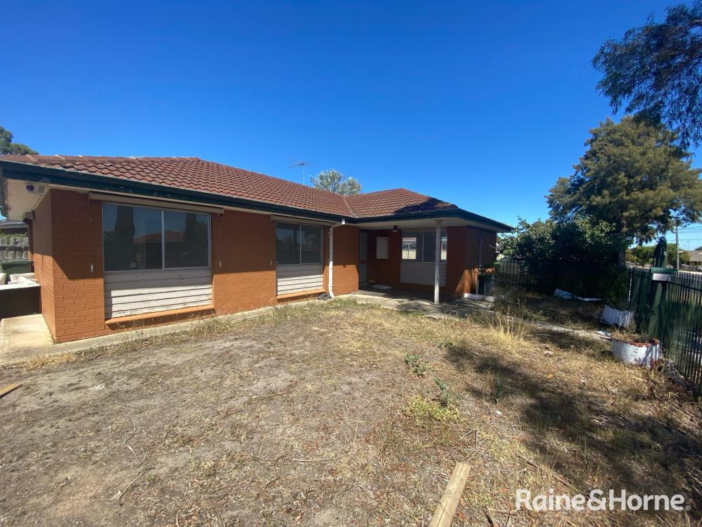 2 Dartmoor Ct, Meadow Heights, VIC 3048