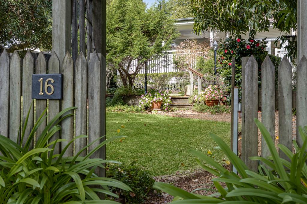 16 Tant St, East Toowoomba, QLD 4350