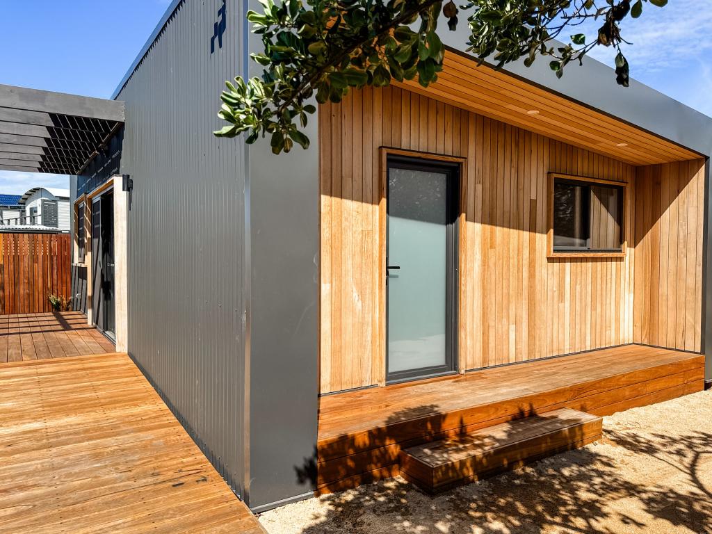 2/10 Page Ave, Surf Beach, VIC 3922