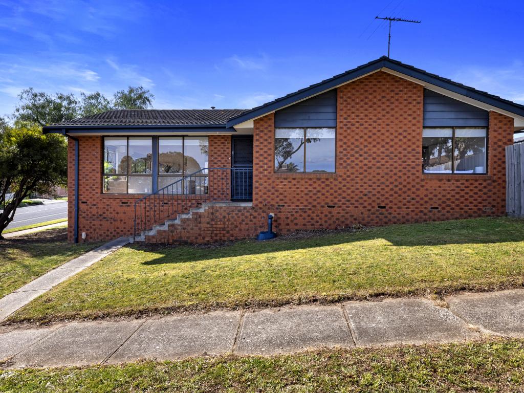 183 Erinbank Cres, Attwood, VIC 3049