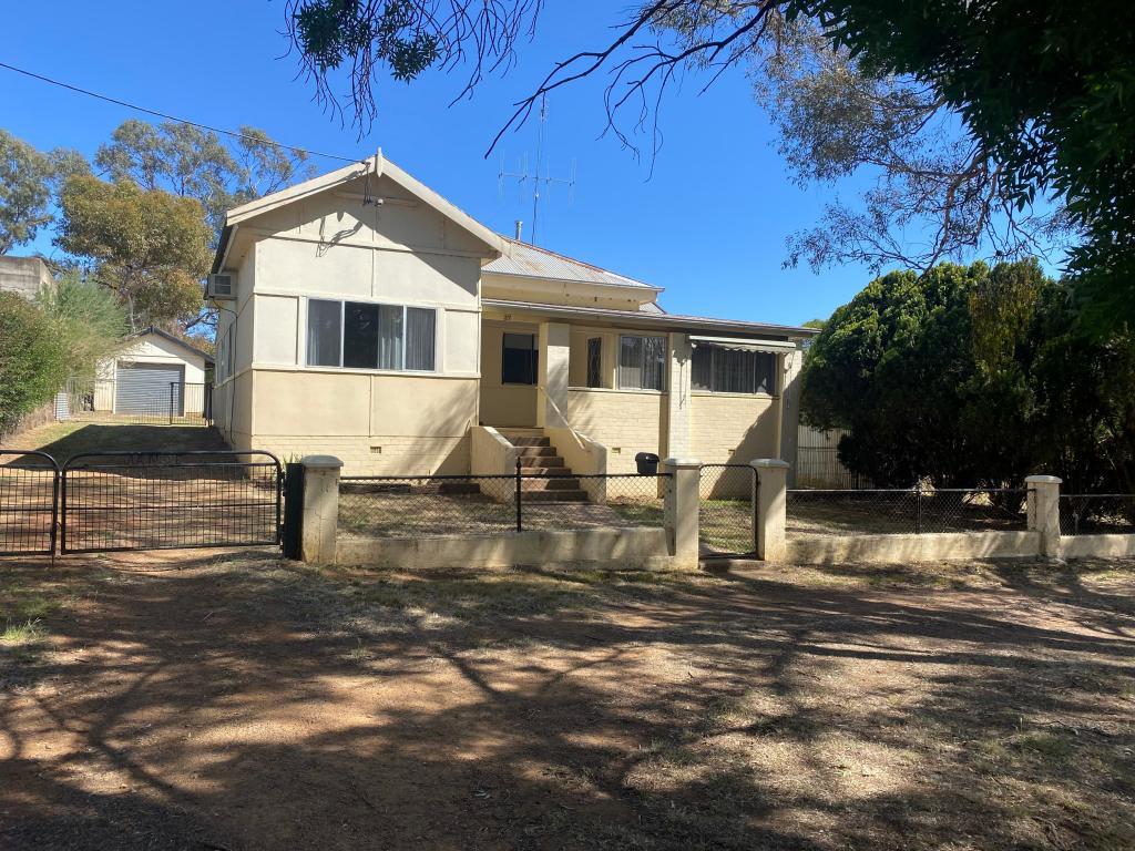 27 GANOO ST, YEOVAL, NSW 2868