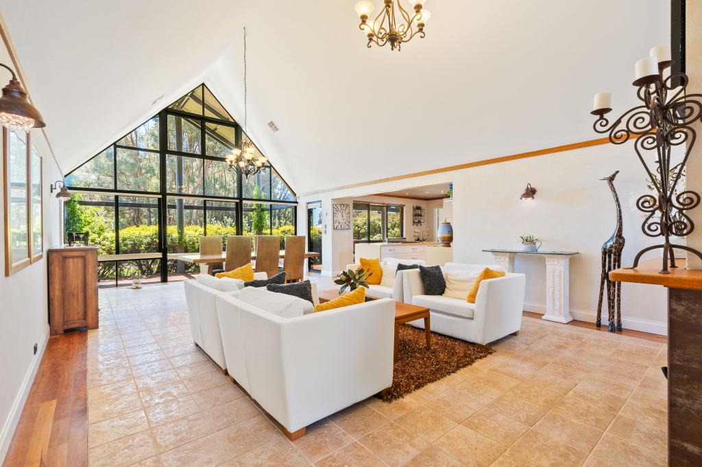 6 NULLEWA PKWY, LAKELANDS, WA 6180