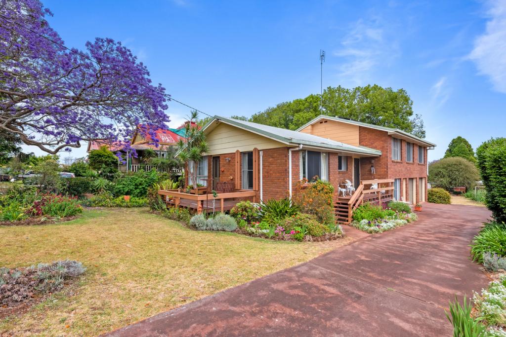 37 Llewellyn St, Centenary Heights, QLD 4350