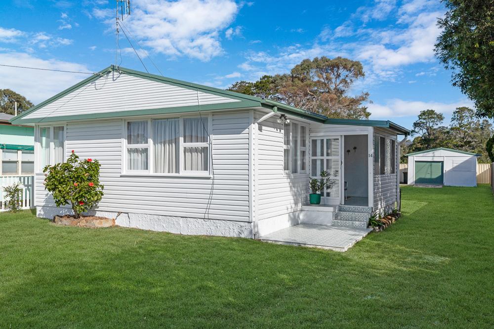 14 Golf Links Dr, Batemans Bay, NSW 2536
