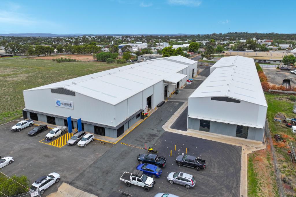 25 & 25a Matthews St, Parkes, NSW 2870