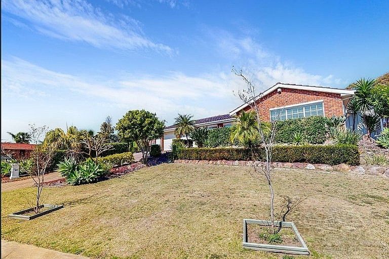 1 Topeka Glen, St Clair, NSW 2759