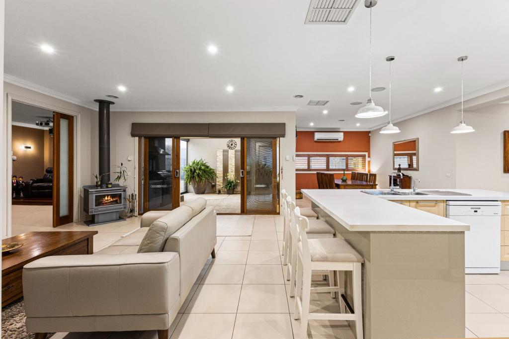 15 Beechworth Ave, Greenvale, VIC 3059