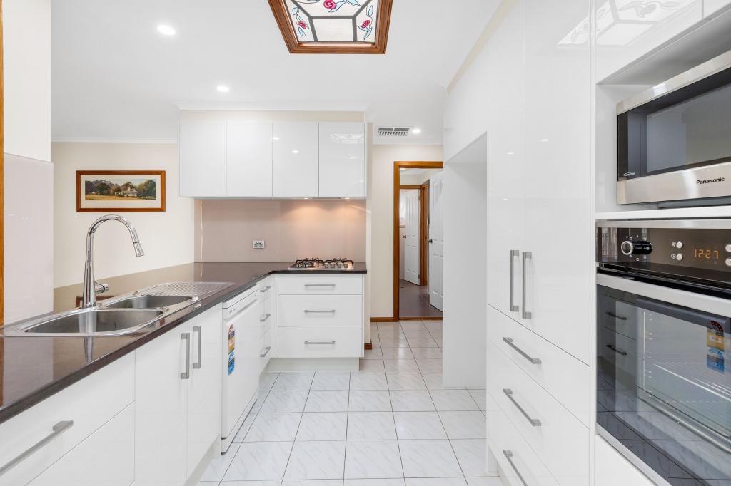 5 Birch Gr, Craigmore, SA 5114