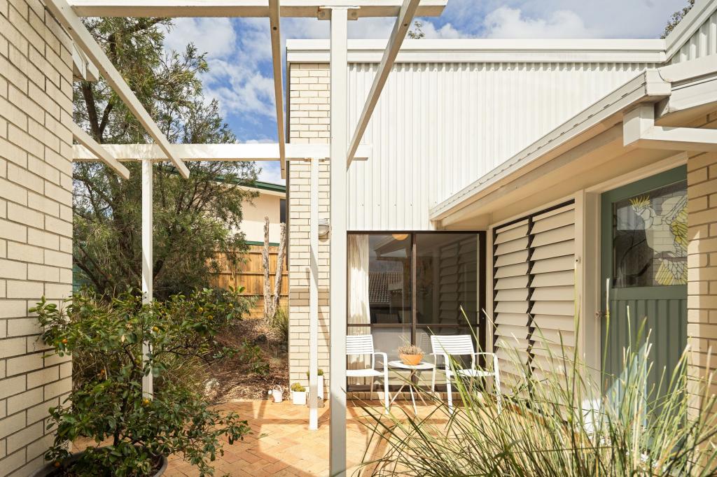 9 Saint Amand St, Sinnamon Park, QLD 4073