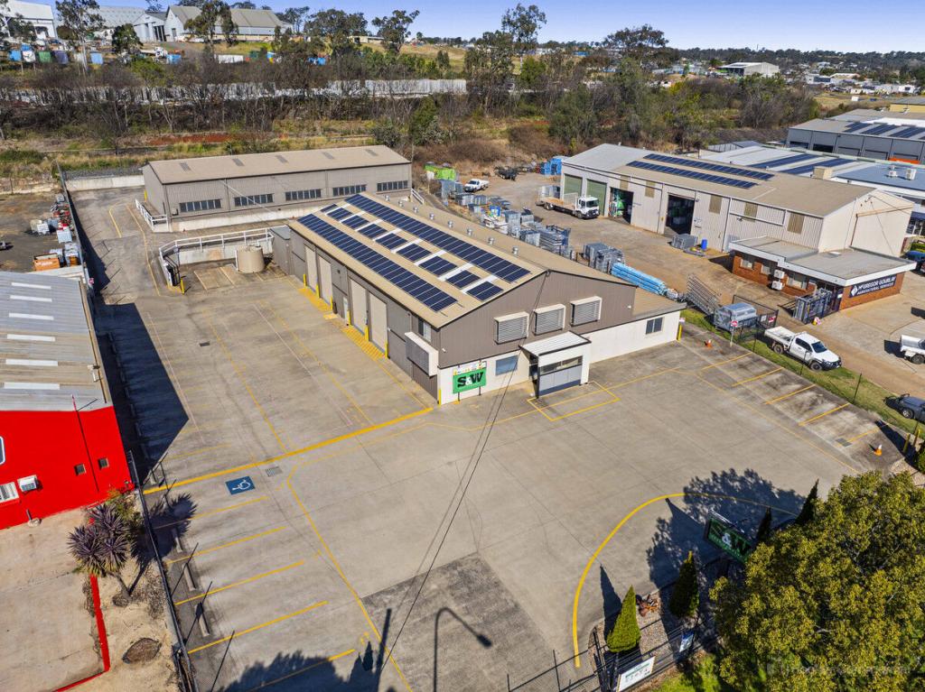 318-320 Anzac Ave, Harristown, QLD 4350