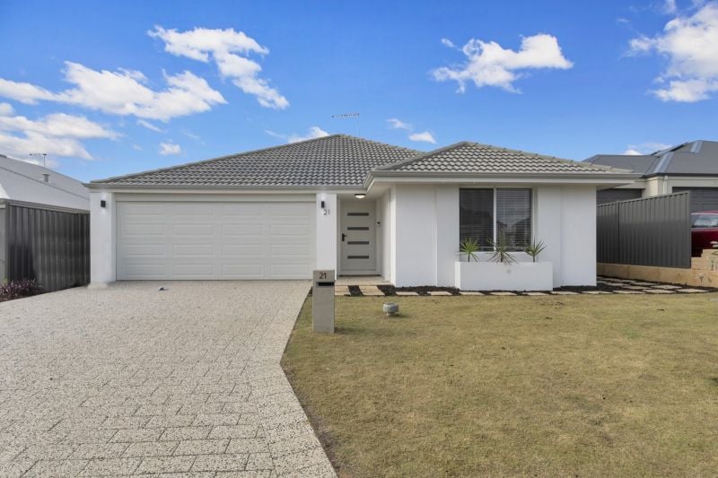 21 Urana Rise, Lakelands, WA 6180