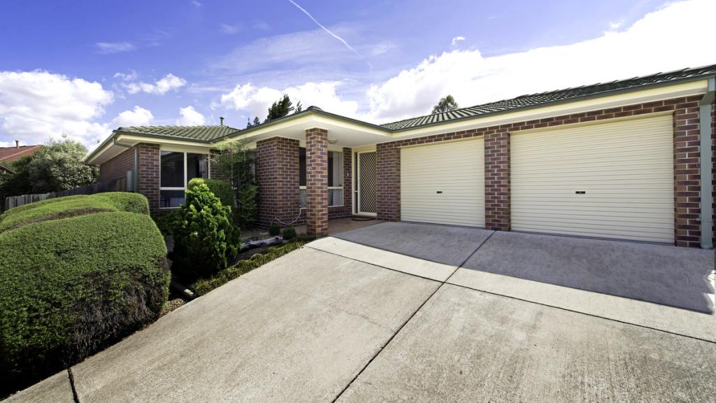 2/15 BARRINGTON CRES, AMAROO, ACT 2914