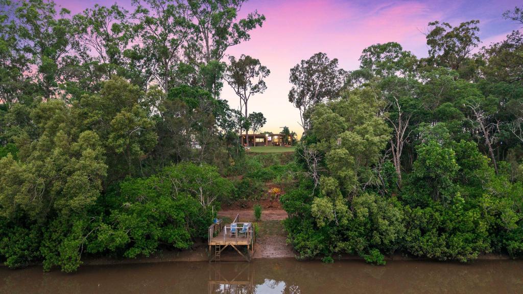 2 South Heath Rd, Burrum River, QLD 4659