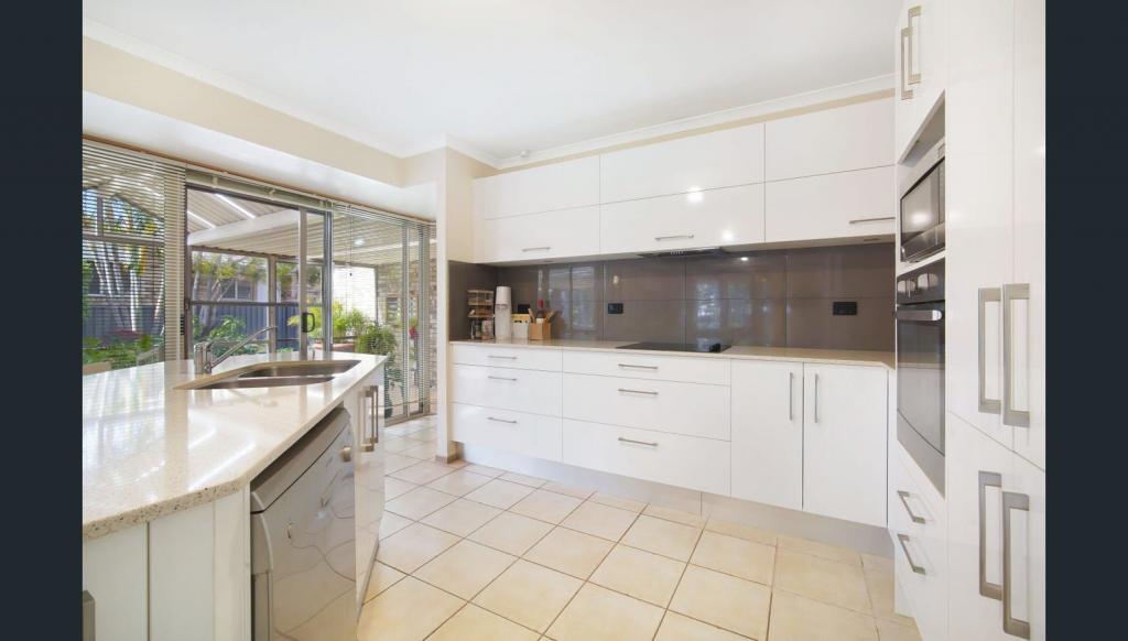 98 Cottesloe Dr, Robina, QLD 4226