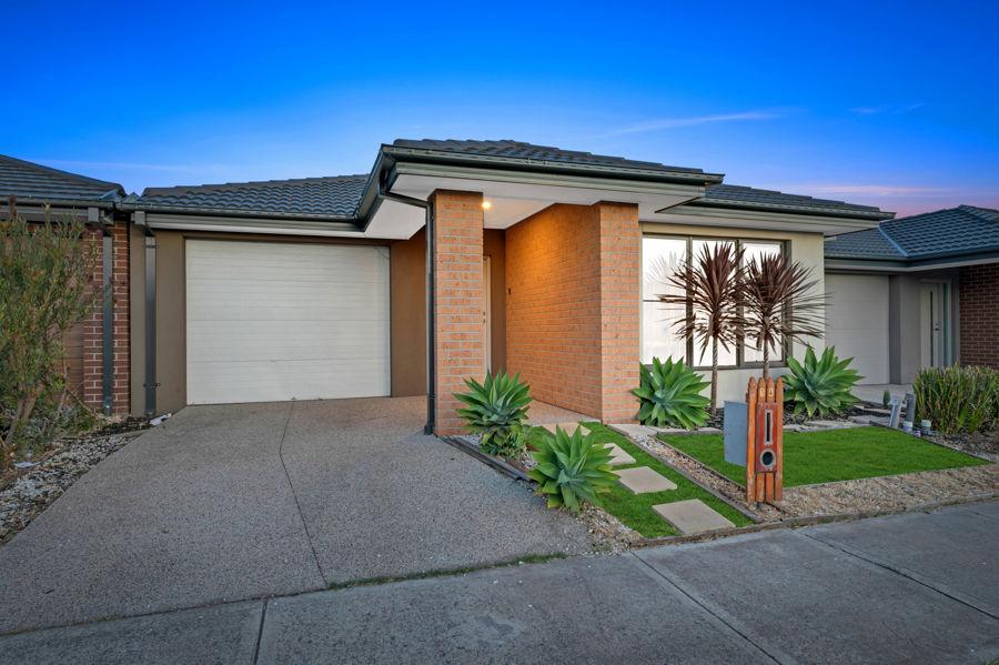 14 Wollemia St, Craigieburn, VIC 3064