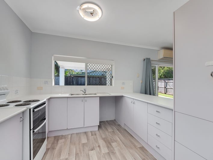 10 Edmonds Cl, Bentley Park, QLD 4869
