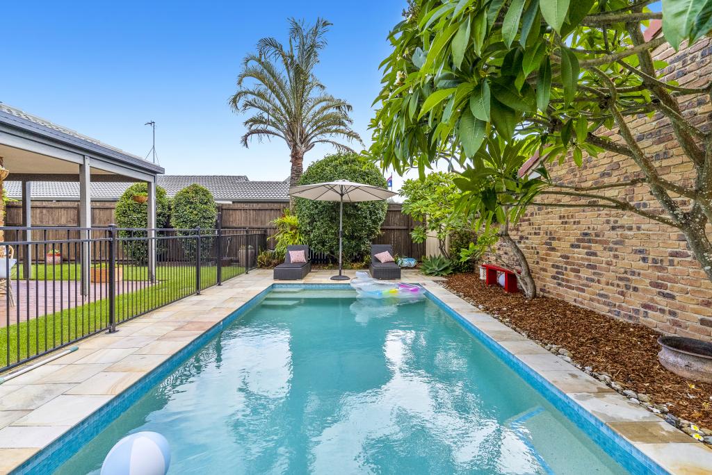 10 Oriole Ct, Burleigh Waters, QLD 4220