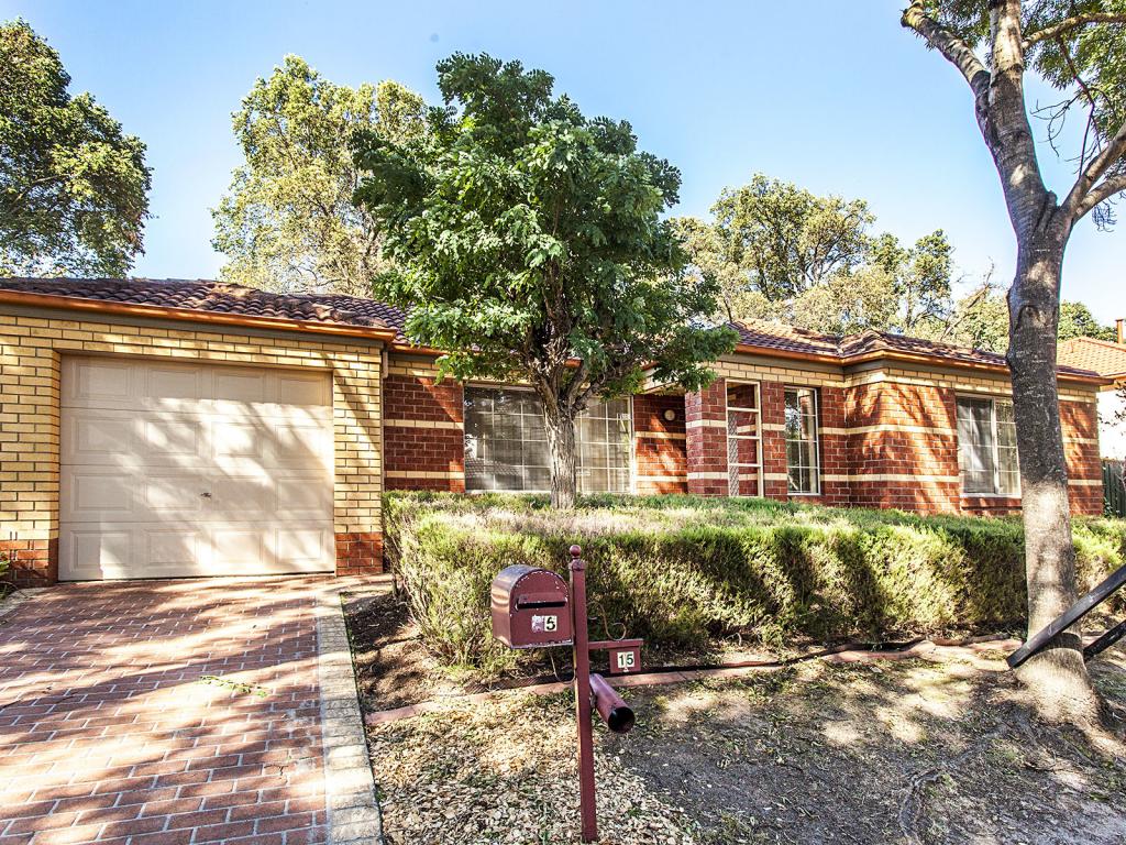 15 Peppermint Gr, Box Hill South, VIC 3128