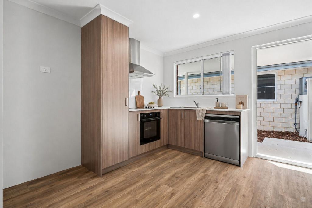 8a/22 Old Pinjarra Rd, Greenfields, WA 6210