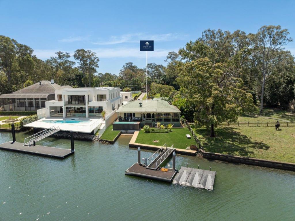 106 Crescent Ave, Hope Island, QLD 4212