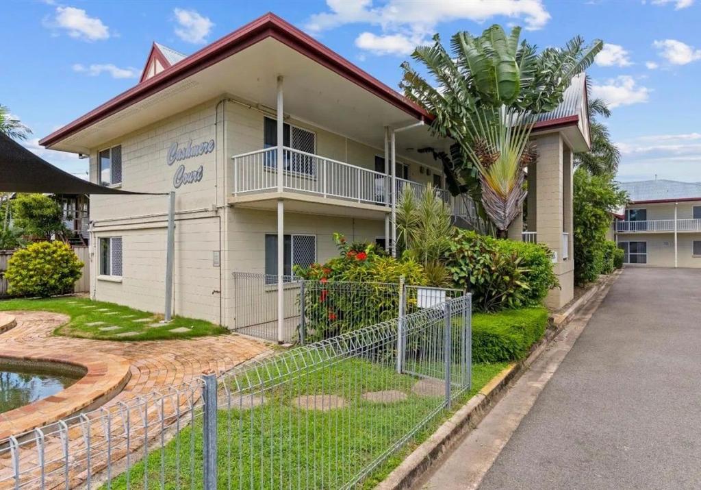 8/37-39 Winkworth St, Bungalow, QLD 4870