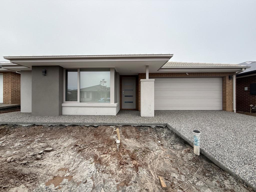 12 Avon St, Warragul, VIC 3820