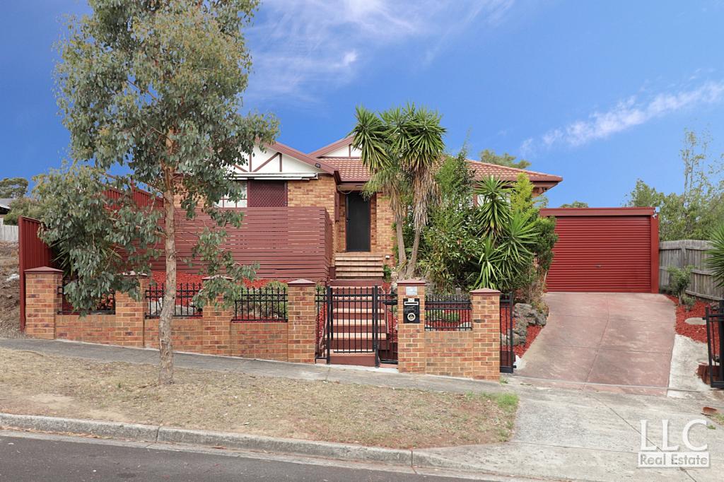 8 BRUSCO CL, ROWVILLE, VIC 3178