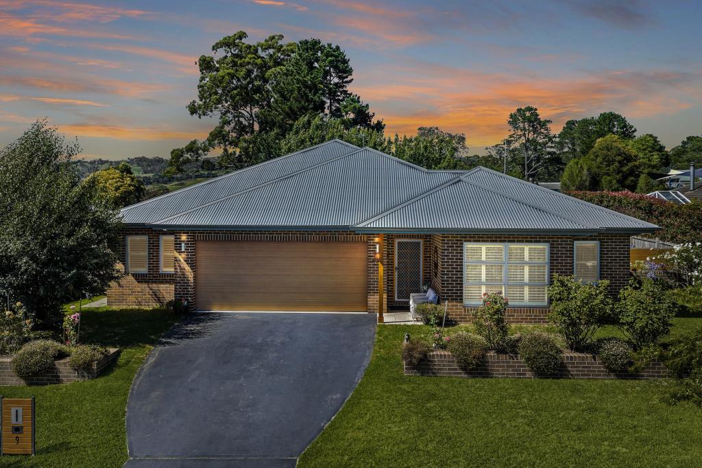 9 GARRAN AVE, RENWICK, NSW 2575