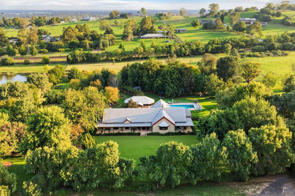 65 MCWILLIAM DR, DOUGLAS PARK, NSW 2569