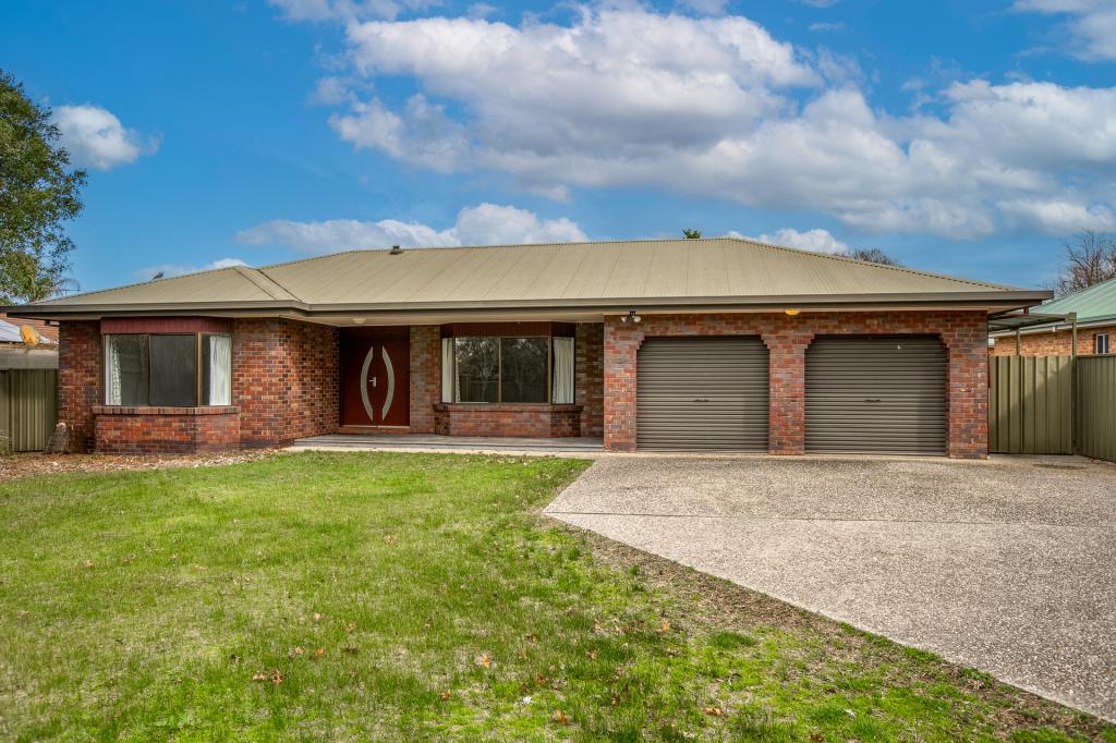 22 Worsley Pl, Lavington, NSW 2641