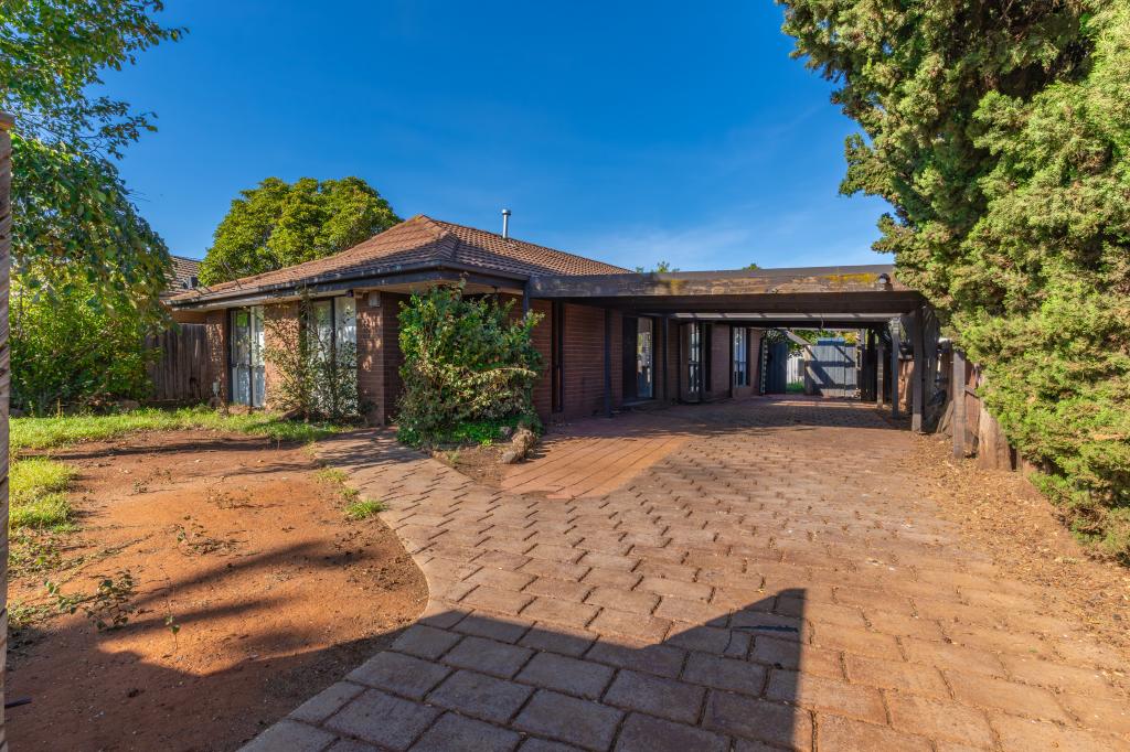 43 First Ave, Melton South, VIC 3338