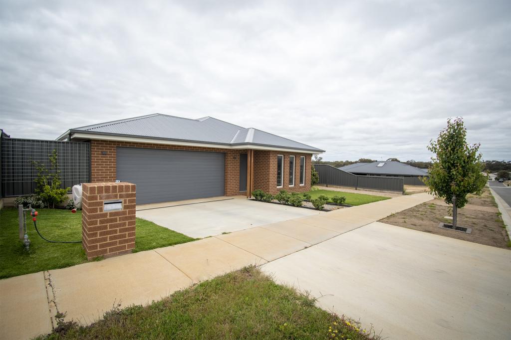 12 WORRALL CT, MARYBOROUGH, VIC 3465