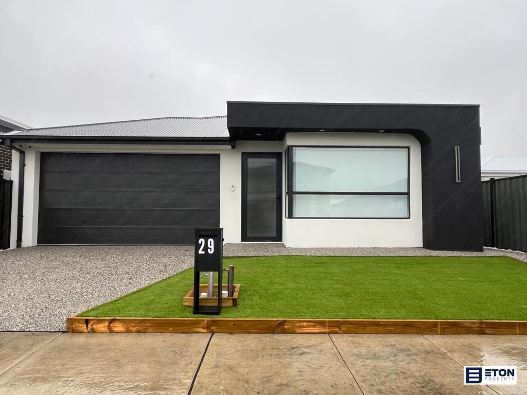 29 Karkalla Ave, Mickleham, VIC 3064