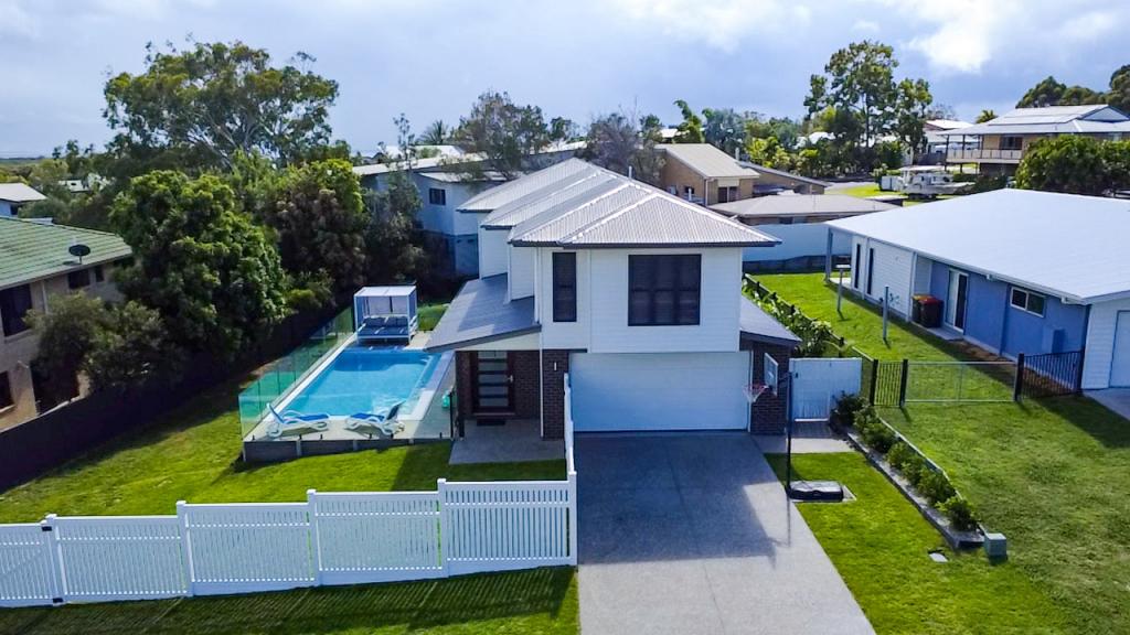62 Bombala Cres, Rainbow Beach, QLD 4581