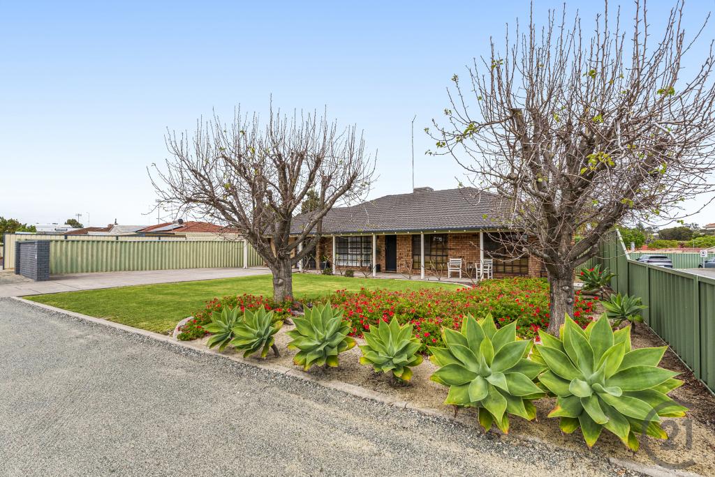 15 Peelwood Pde, Halls Head, WA 6210