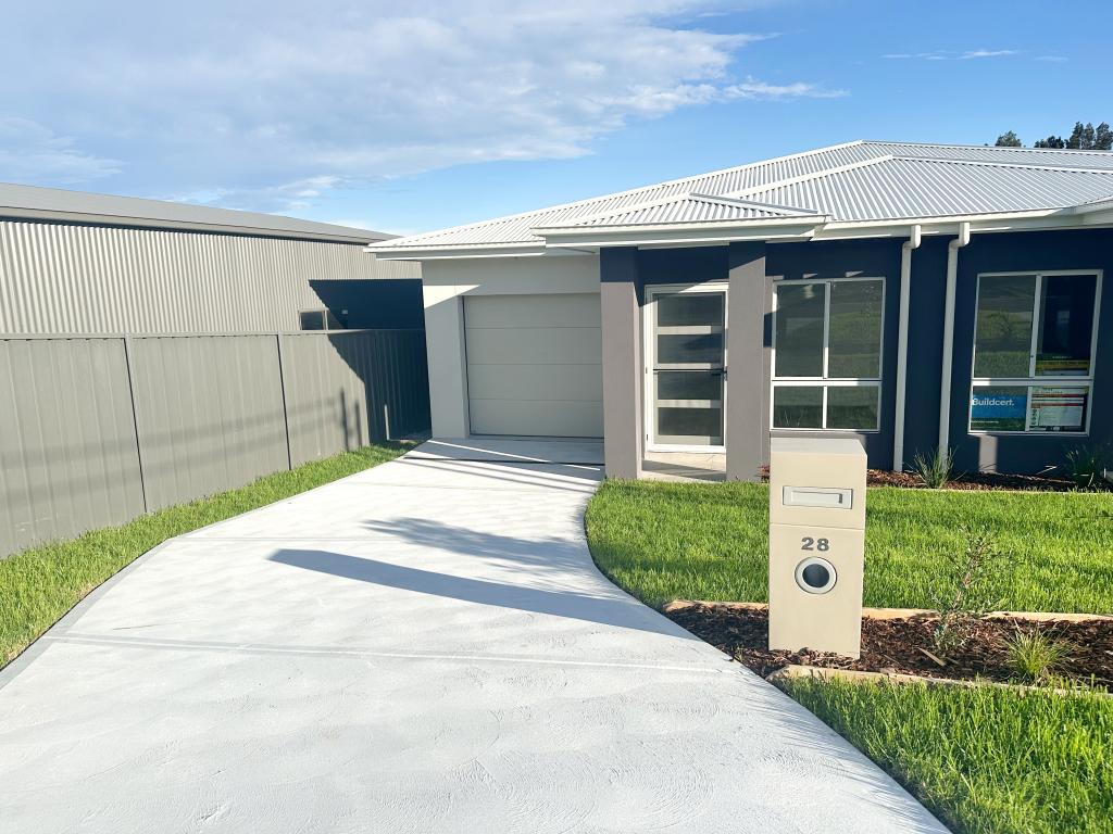 1/28 OXFORD ST, GRETA, NSW 2334