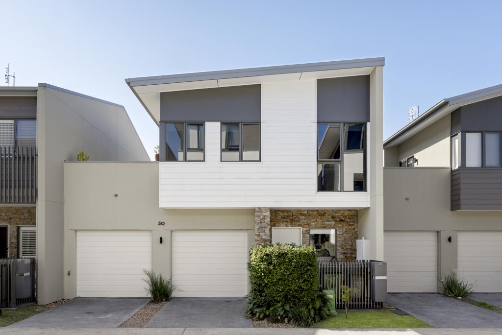 30/1 Lyra Ave, Hope Island, QLD 4212
