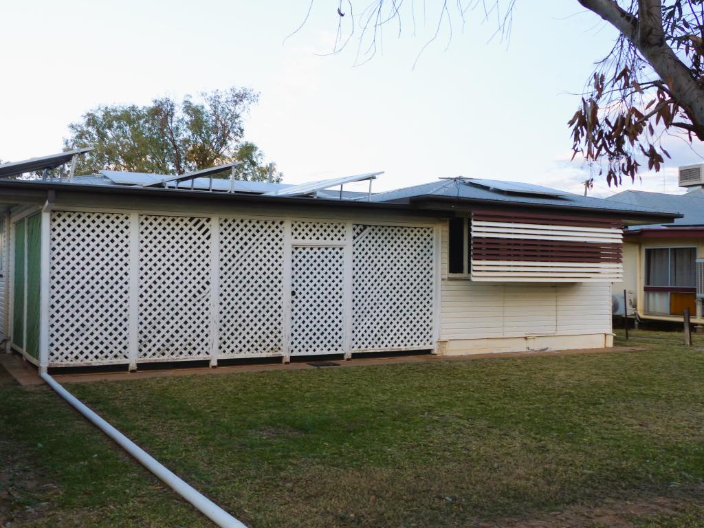 18 Broad St, Cunnamulla, QLD 4490