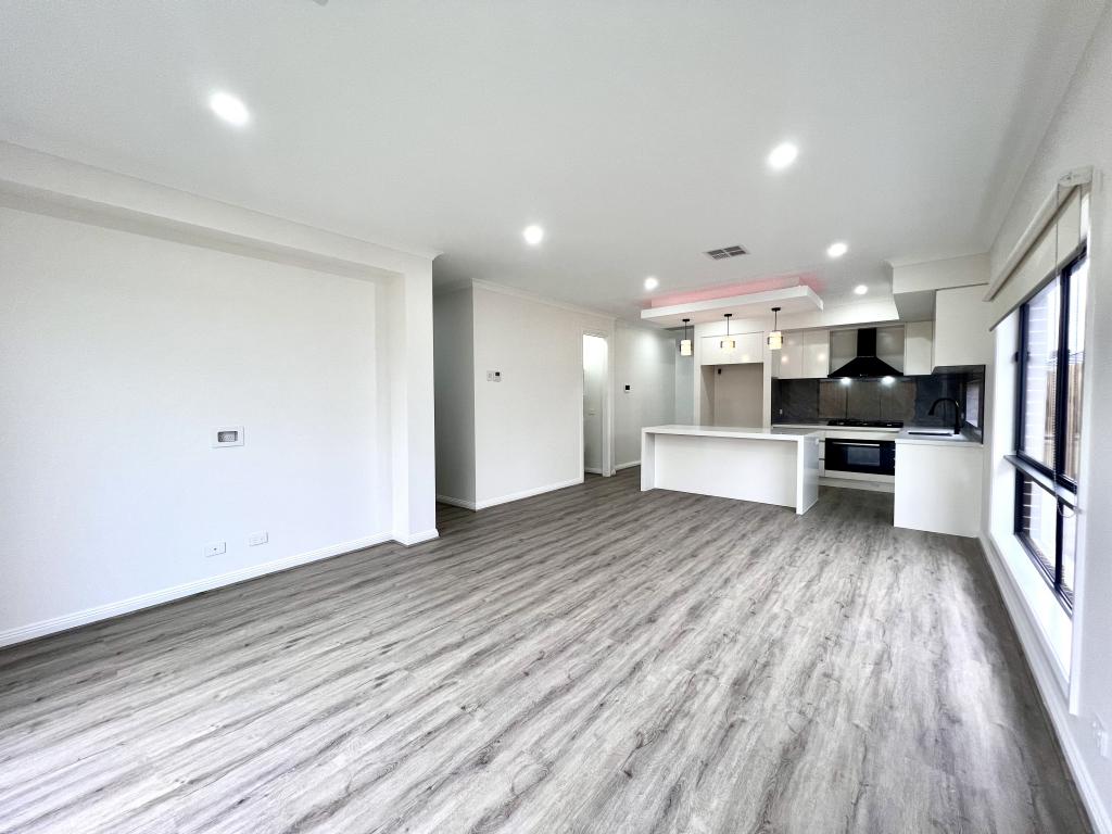 27 Sparrowhawk Cres, Deanside, VIC 3336
