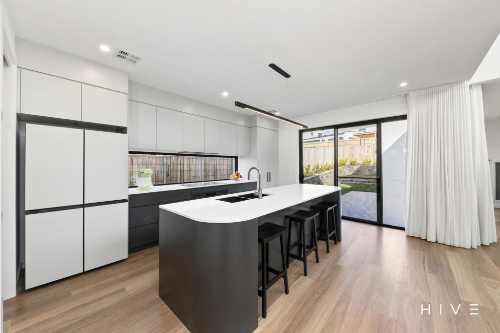 17 Leontine Loop, Denman Prospect, ACT 2611