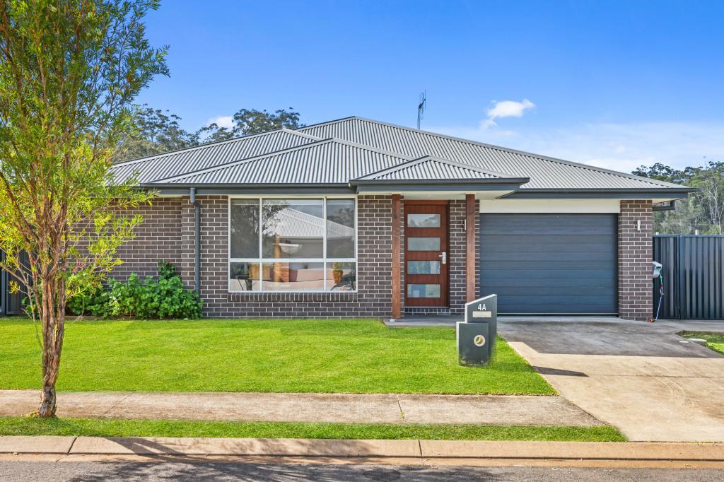 4a Seminar St, Thrumster, NSW 2444