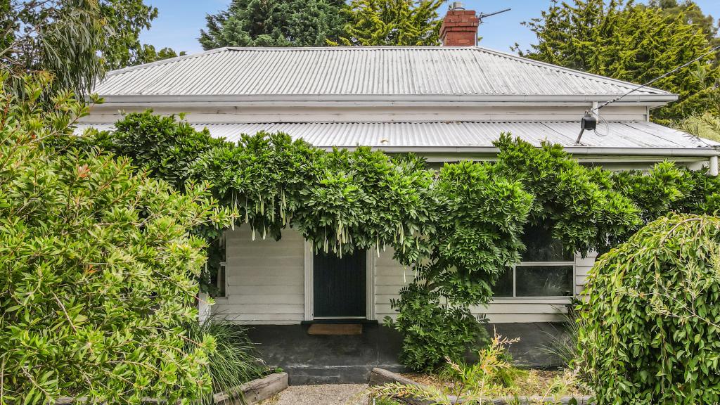 22 Anslow St, Woodend, VIC 3442