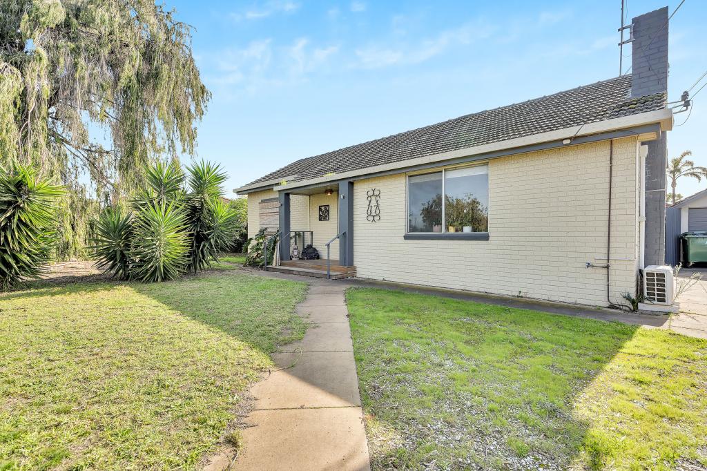 17 Nyora Cres, Taperoo, SA 5017
