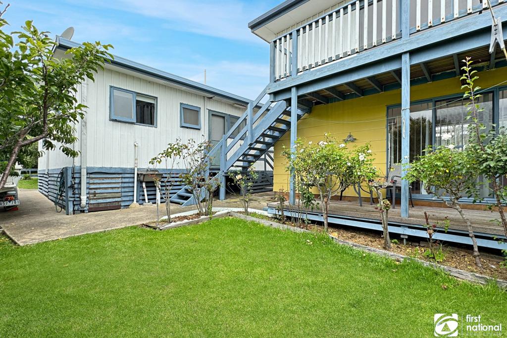 9 Outlook Dr, Lake Tyers Beach, VIC 3909